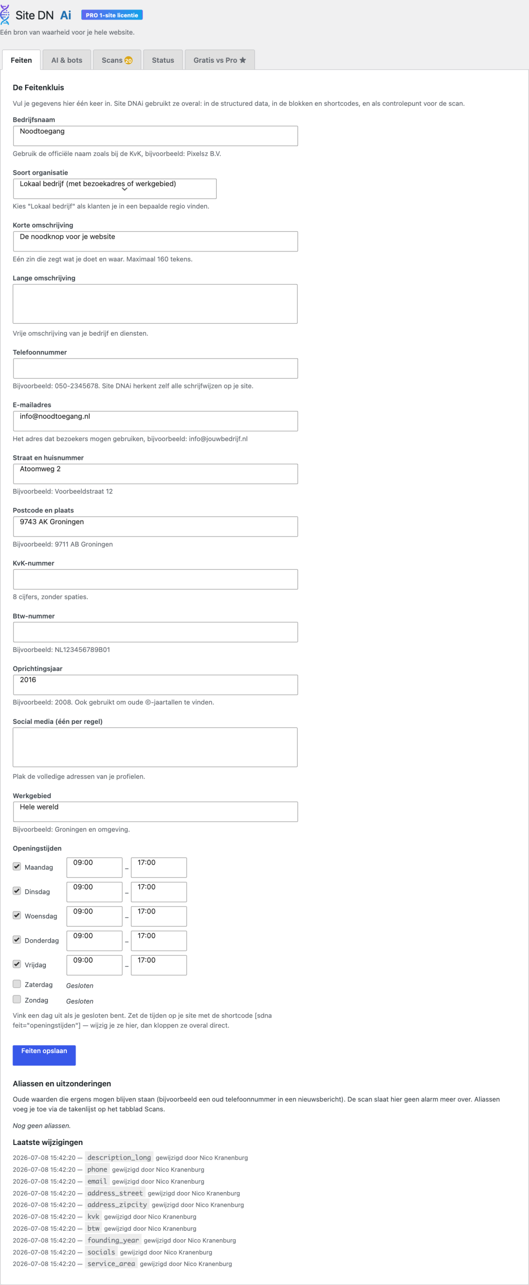 De Feitenkluis van Site DNAi met alle invoervelden voor bedrijfsgegevens en openingstijden